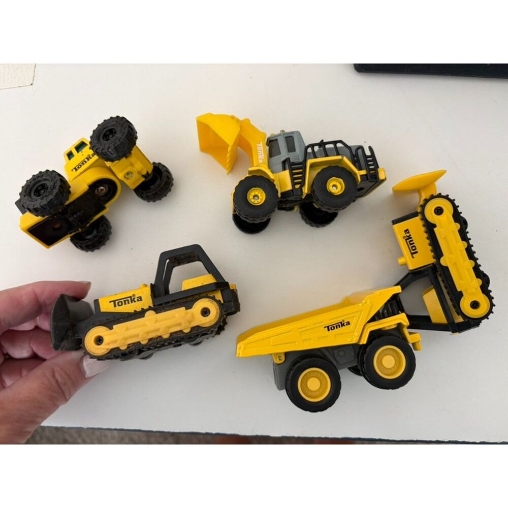 Set of 5 Vintage Tonka metal construction vehicles